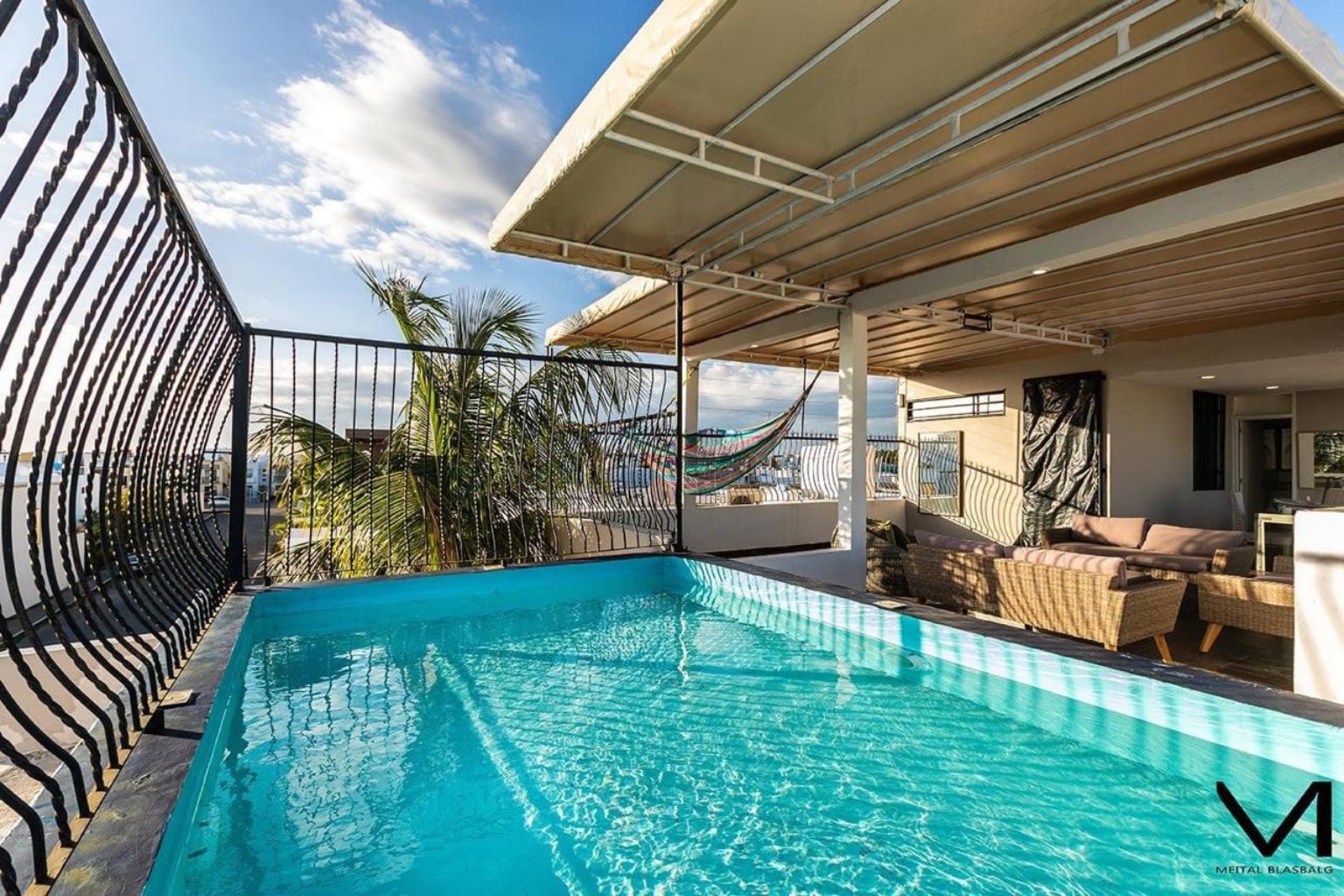 Alberca privada en el rooftop de Bosque Real