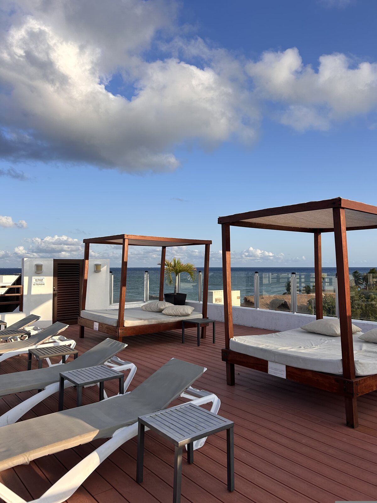 Rooftop de Casa del Mar frente al mar